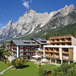 parkhotel-ladinia-san-vito-di-cadore.hotelinveneto.com/